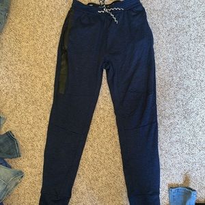 American Eagle joggers